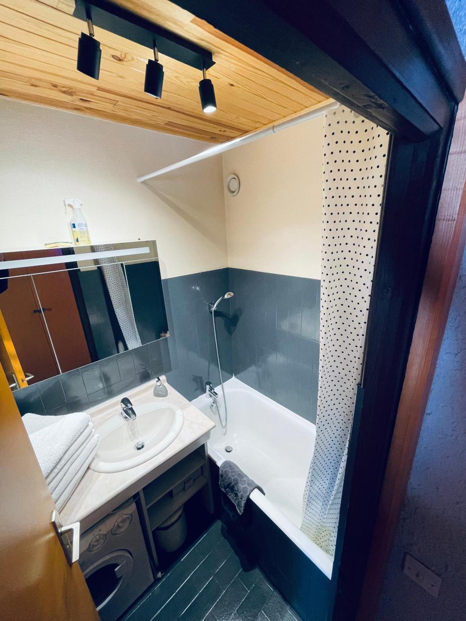 Appartement Plein Sud Cosy 6 Personnes Tres Bien Equipe ,Vue Splendide, Terrasse, Spacieux,Bien Situe, Randonnees,Ski سا سورلا دارْف المظهر الخارجي الصورة